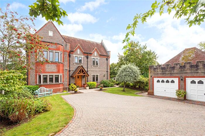 4 Bedroom Detached House For Sale In Aldworth Road, Upper Basildon, Reading, RG8