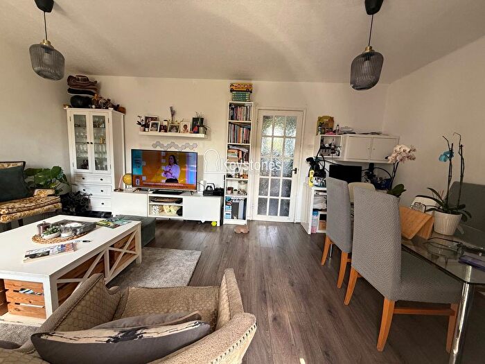 3 Bedroom Terraced House For Sale In Jenkinson House, Usk Street, London, E2