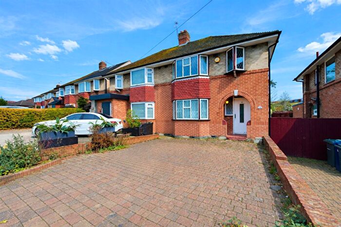3 Bedroom Property For Sale In Morley Crescent, Edgware, HA8