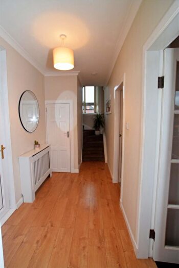 3 Bedroom Semi-Detached House For Sale In Renwick Place, Sanquhar, Dumfries Amp; Galloway, DG4 - Photo 2