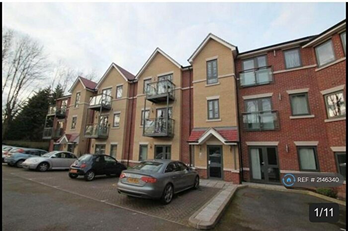 3 Bedroom Flat To Rent In Honeysuckle Court, Buckhurst Hill, IG9