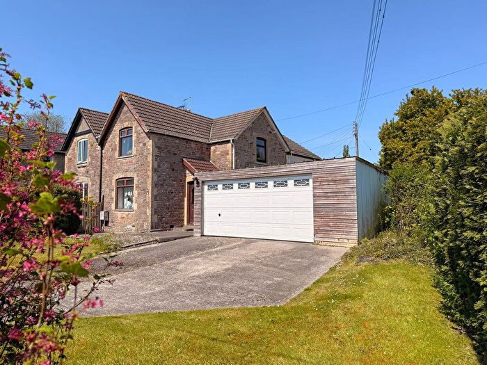 3 Bedroom Semi-Detached House For Sale In Edford Green, Holcombe, BA3