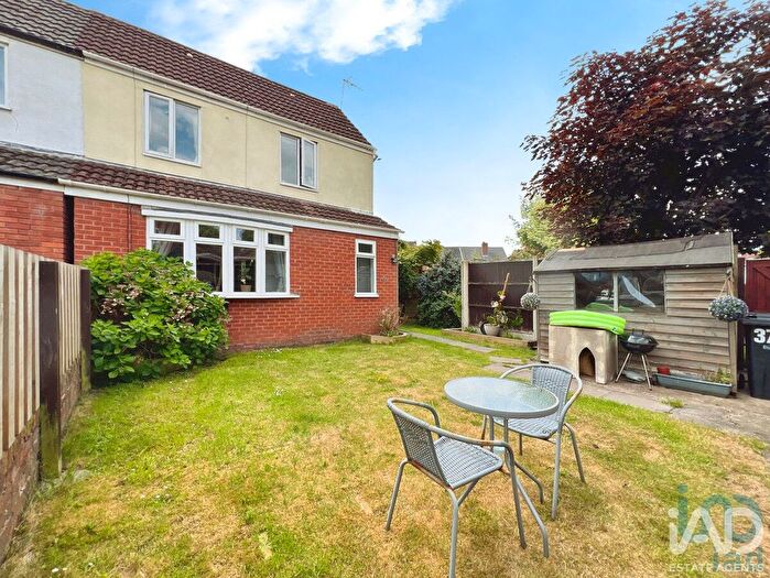 2 Bedroom Semi Detached House For Sale In Water Street, Kingswinford, DY6