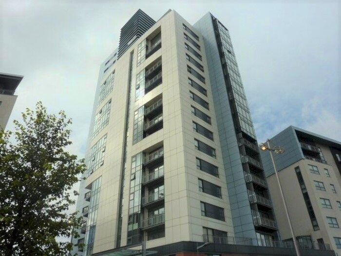 2 Bedroom Flat To Rent In Meadowside Quay Square, Glasgow, G11