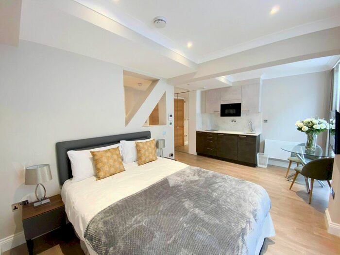 Studio To Rent In Saffron Hill, London, EC1N