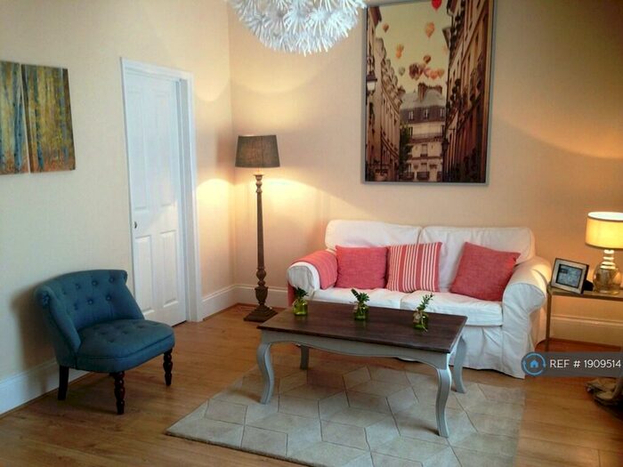 2 Bedroom Maisonette To Rent In Horsa Road, Erith, DA8