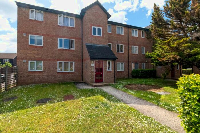 1 Bedroom Flat To Rent In Wedgewood Road, Hitchin, SG4