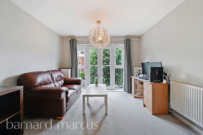 1 Bedroom Flat For Sale In Hemlock Close, London, SW16