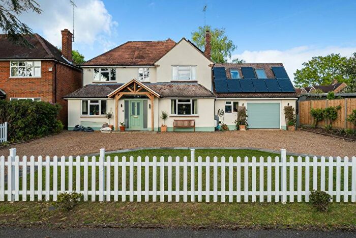 6 Bedroom Detached House To Rent In West Byfleet, Surrey, KT14