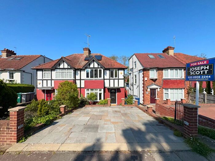 3 Bedroom Semi-Detached House For Sale In Farm Road, Edgware, HA8