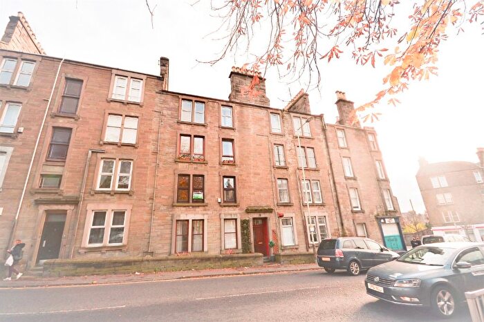 2 Bedroom Flat To Rent In Pitkerro Road, Baxter Park, Dundee, DD4