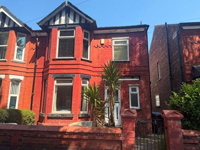 3 Bedroom Semi-Detached House For Sale In Reynolds Road, M16