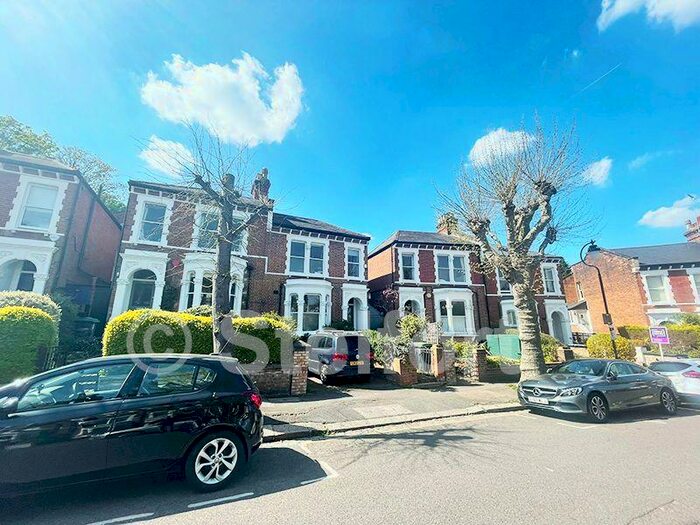 1 Bedroom Flat To Rent In Cromwell Avenue, London, N6