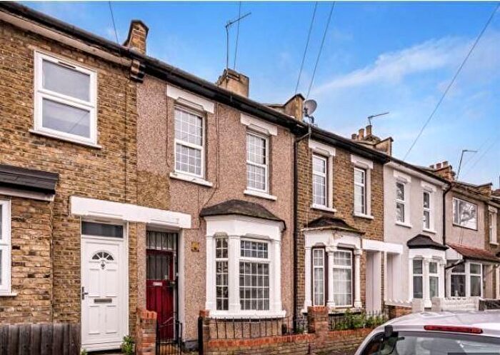 4 Bedroom Detached House To Rent In Reginald Road, Forest Gate, West Ham, Newham, London, E7