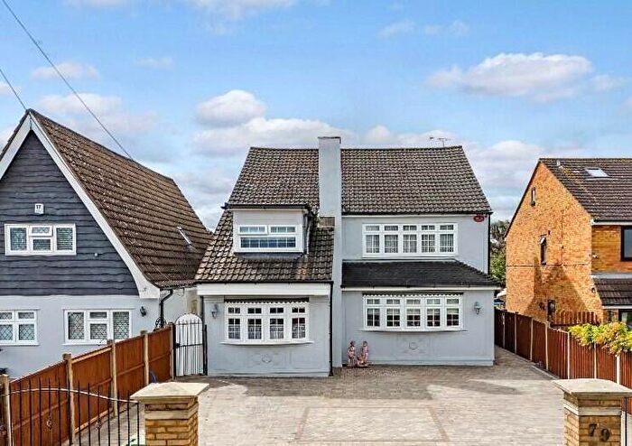 3 Bedroom Detached House For Sale In Farm Road, Rainham, Essex, RM13