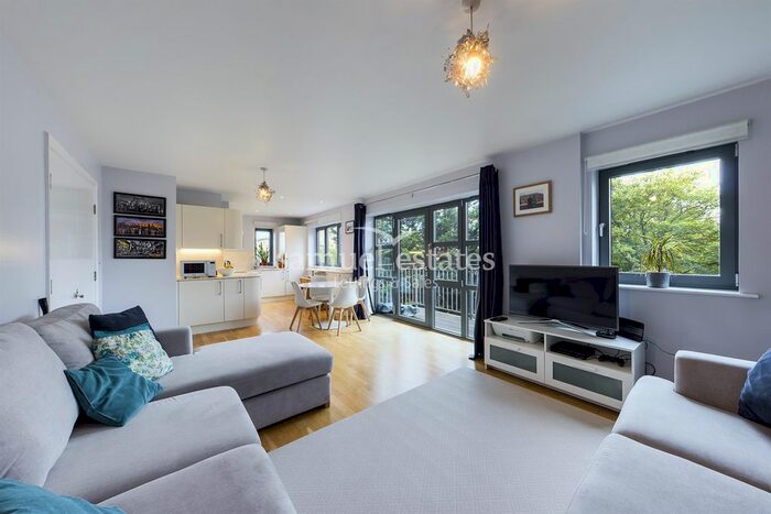 2 Bedroom Flat To Rent In Baron House, Colliers Wood, SW19