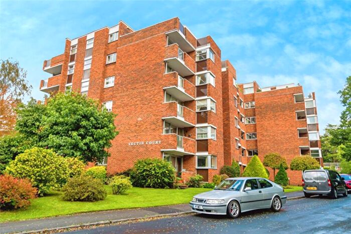 2 Bedroom Flat To Rent In Vectis Court, Southampton, SO16