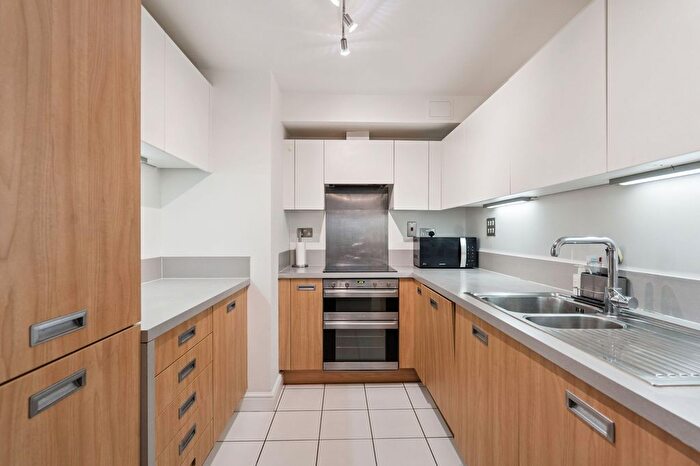 1 Bedroom Flat For Sale In The Quadrant, Rickmansworth, WD3