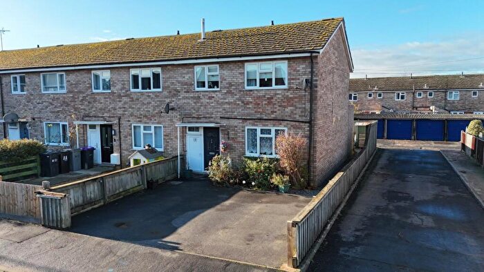 3 Bedroom End Of Terrace House For Sale In Anne Road, Stamford, PE9