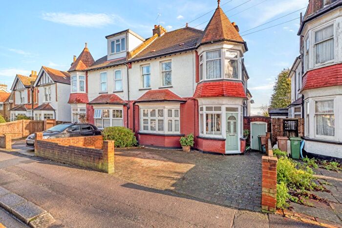 4 Bedroom Semi Detached House For Sale In Park Hill, Carshalton, SM5