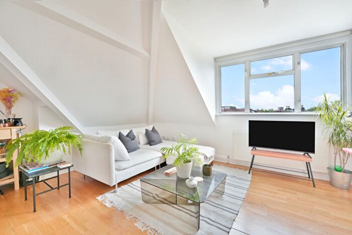 2 Bedroom Flat To Rent In Filey Avenue, Cazenove, N16