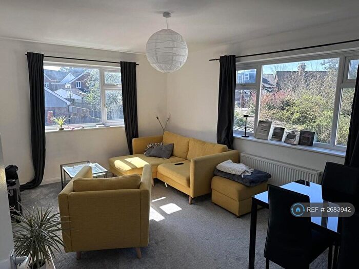 2 Bedroom Maisonette To Rent In Croydon Road, Reigate, RH2