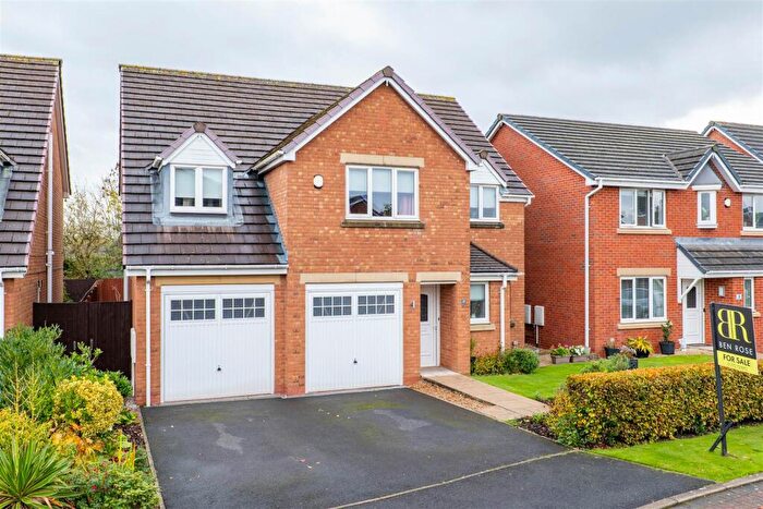 5 Bedroom Detached House For Sale In Regency Gardens, New Longton, Preston, PR4