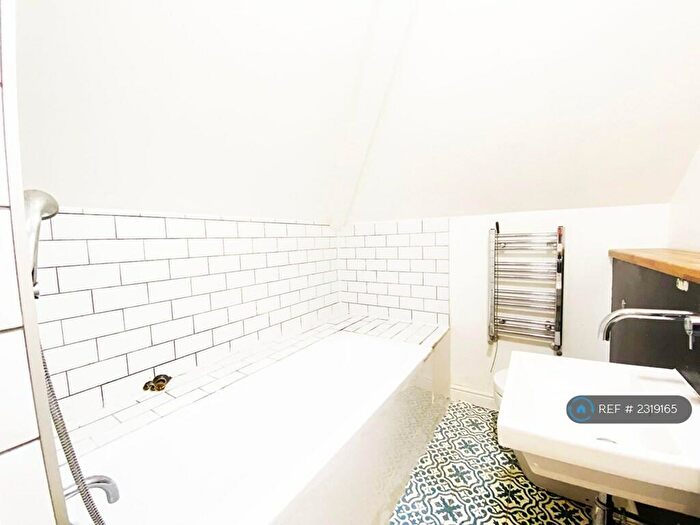 1 Bedroom Flat To Rent In Farnley Road, London, SE25