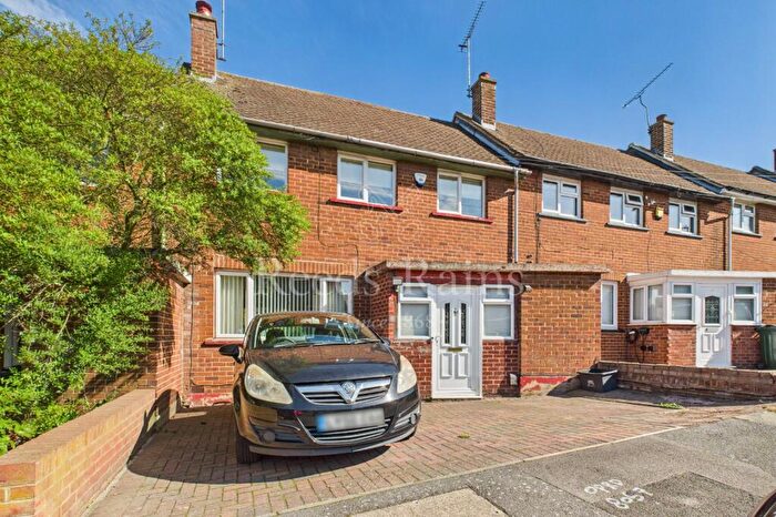 2 Bedroom Terraced House For Sale In Shaftesbury Lane, Dartford, Kent, DA1
