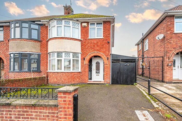 3 Bedroom Semi Detached House For Sale In Southgate Drive, Kettering, NN15