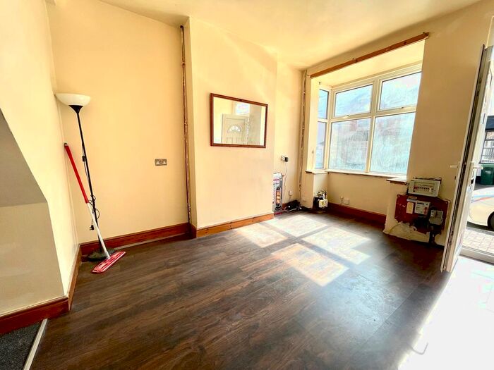 3 Bedroom Property To Rent In Oliver Road, Edgbaston, Birmingham, B66