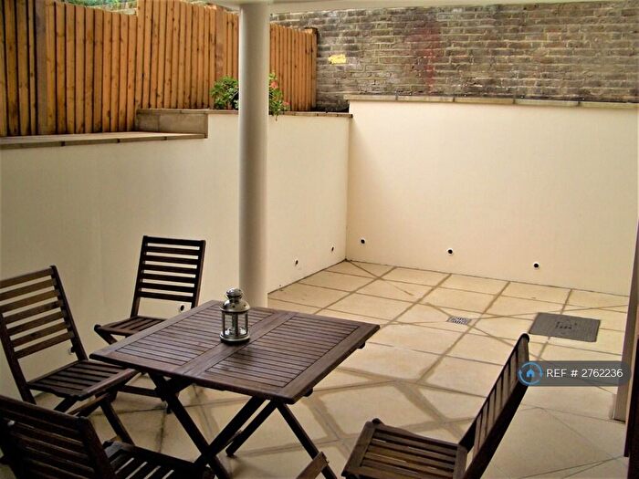 2 Bedroom Flat To Rent In Deronda Road, London, SE24