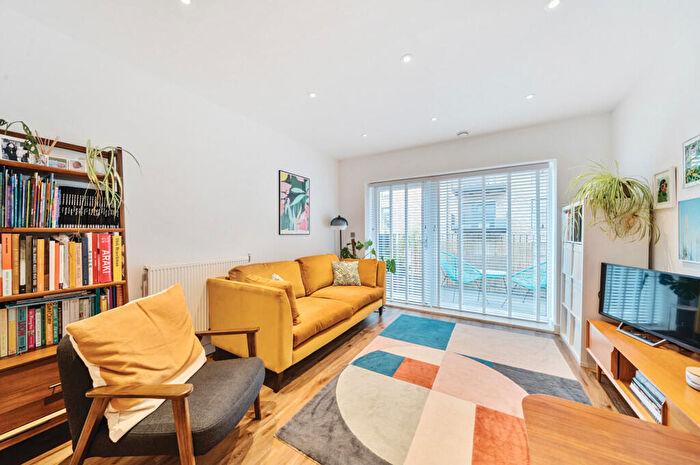 1 Bedroom Apartment For Sale In Rolfe Terrace, London, SE18