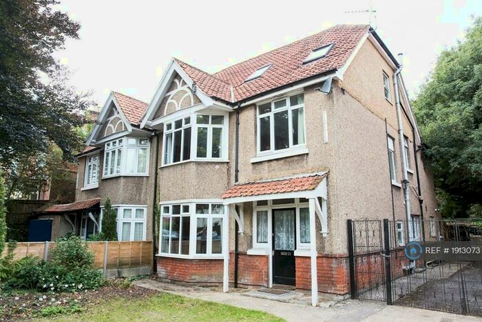 8 Bedroom Semi-Detached House To Rent In Belmont Road, Southampton, SO17