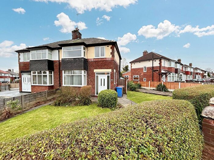 3 Bedroom Semi Detached House For Sale In Gore Avenue, Salford, M5