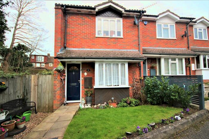 2 Bedroom Property To Rent In Appletree Gardens, New Barnet, EN4