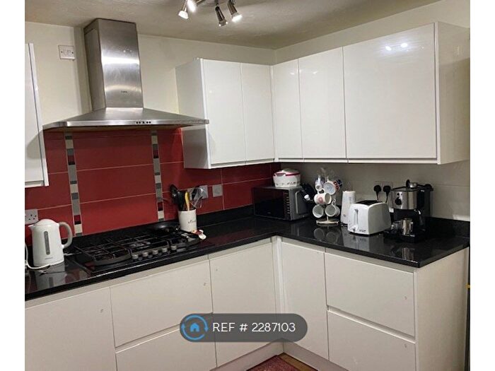 3 Bedroom Semi-Detached House To Rent In Juniper Way, Bradley Stoke, Bristol, BS32