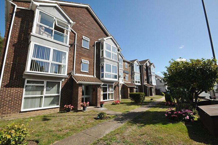 2 Bedroom Flat To Rent In London Road, Hadleigh, SS7