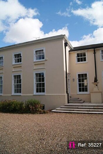3 Bedroom Terraced House To Rent In Monks Rise, Welwyn Garden City, AL8