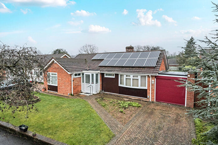 3 Bedroom Bungalow For Sale In Northbury Avenue, Ruscombe, Reading, Berkshire, RG10