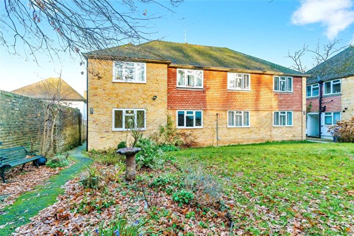 2 Bedroom Flat For Sale In Valley Road, Kenley, Surrey, CR8
