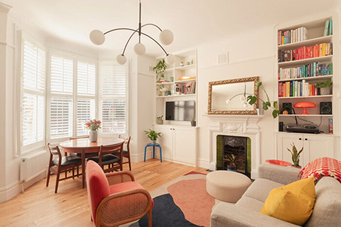 2 Bedroom Maisonette For Sale In Grove Vale, East Dulwich, SE22