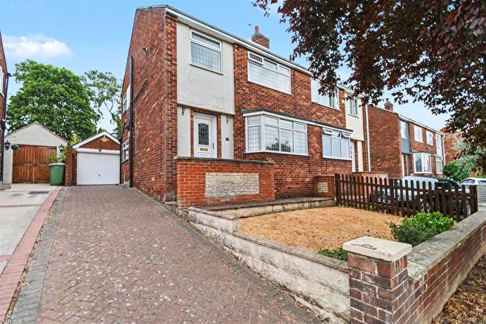 3 Bedroom Semi-Detached House For Sale In Low Leys Road, Scunthorpe, DN17