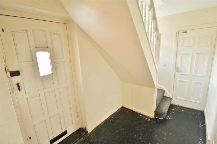 3 Bedroom End Of Terrace House For Sale In Signal Road, Grantham, NG31