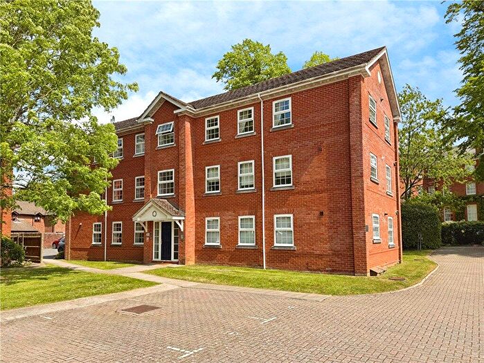 2 Bedroom Apartment For Sale In Montfort Close, Romsey, Hampshire, SO51