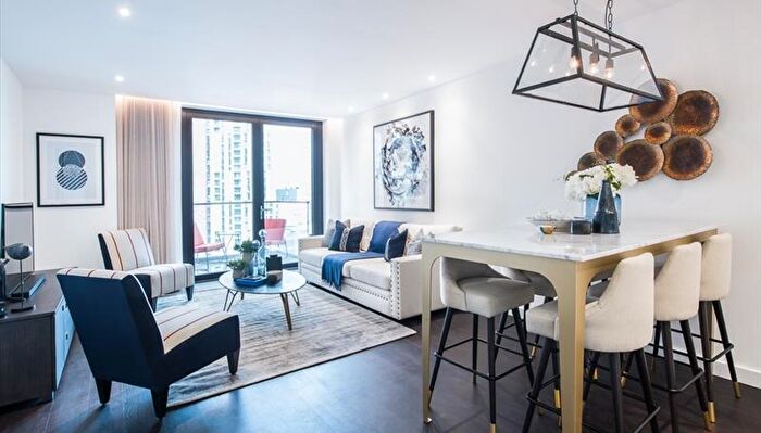 3 Bedroom Flat To Rent In Thornes House, - Charles Clowes Walk, London, SW11