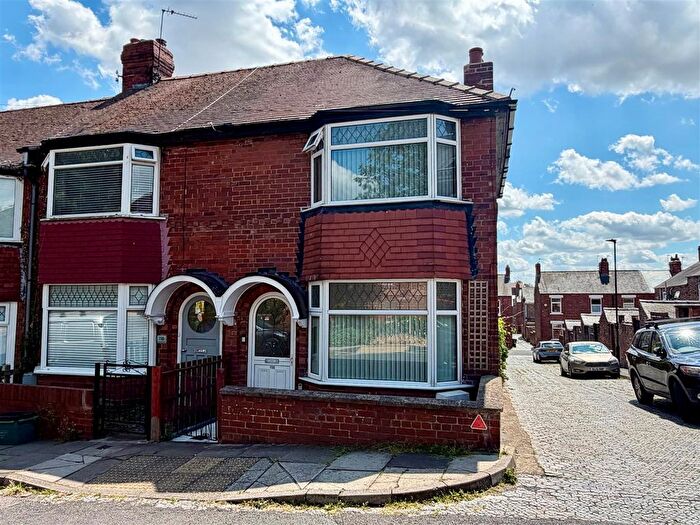 2 Bedroom Semi-Detached House For Sale In South Bank Avenue, South Bank, YO23