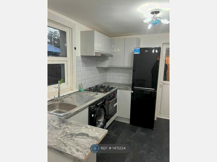 2 Bedroom Flat To Rent In Colegrave Road, London, E15