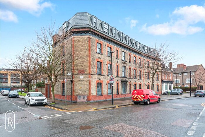 4 Bedroom Flat To Rent In Chadbourn Street, London, E14