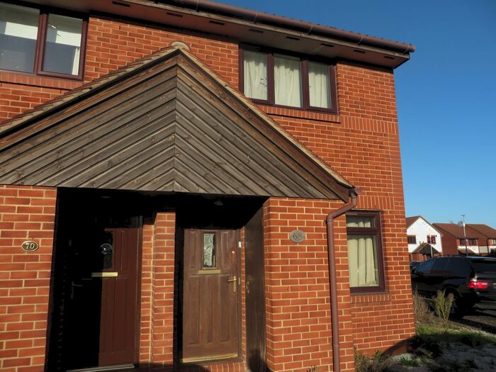2 Bedroom End Of Terrace House To Rent In Brimfield Road, Brimfield Road, Purfleet, RM19